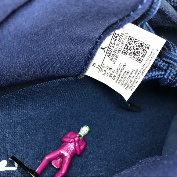 ***SOLD Air Jordan 11 Retro ‘Midnight Navy Velvet’ - Picture 6 of 8